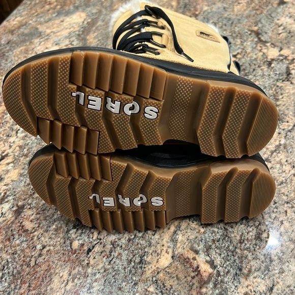 NWT’S Sorel Tan Waterproof Women's Snow Boots SZ 7.5 New - Picture 10 of 14